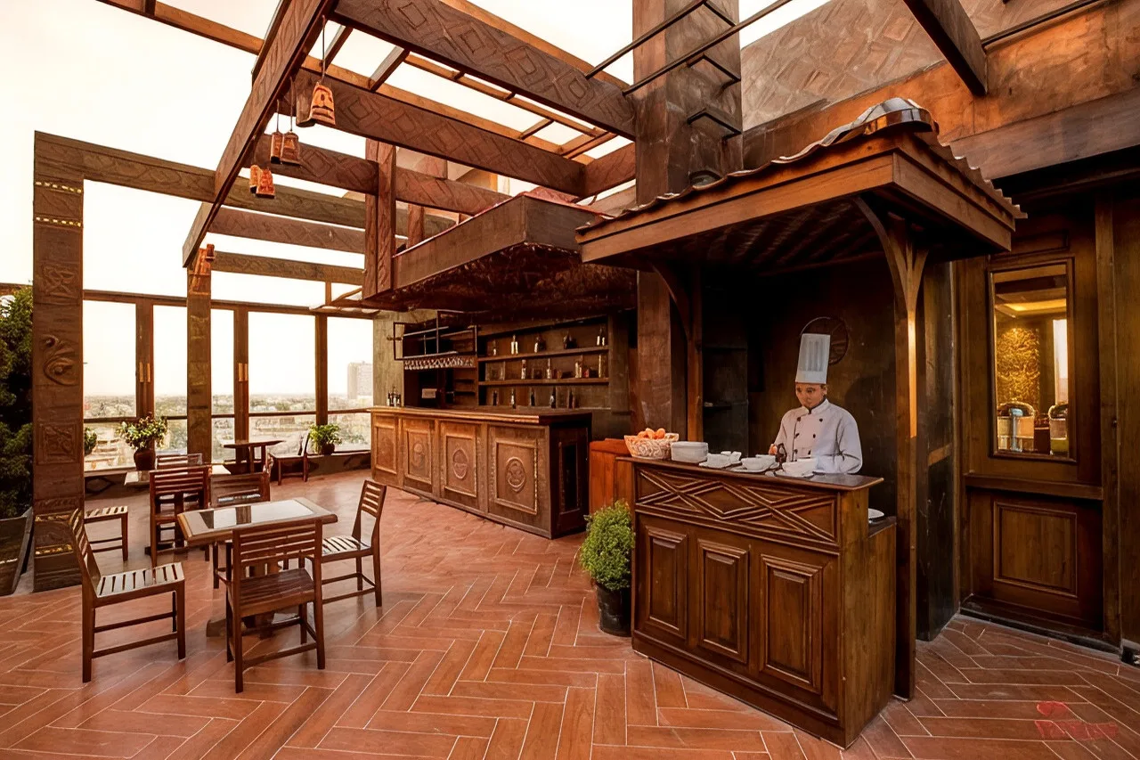 Diamonds Inn — rooms and atmosphere