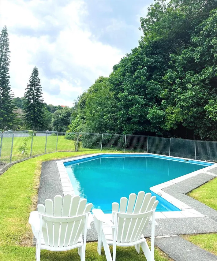 Discovery Settlers Hotel Whangarei — rooms and atmosphere