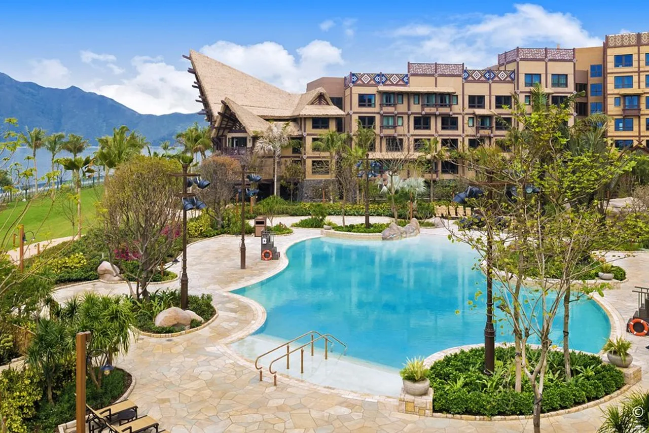 สระว่ายน้ำ Raindrop Pool Disney Explorers Lodge