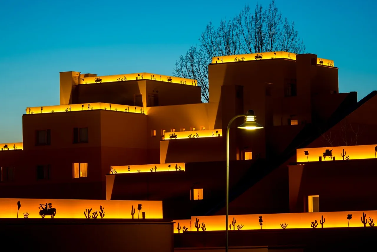 Disney's Hotel Santa Fe — rooms and atmosphere