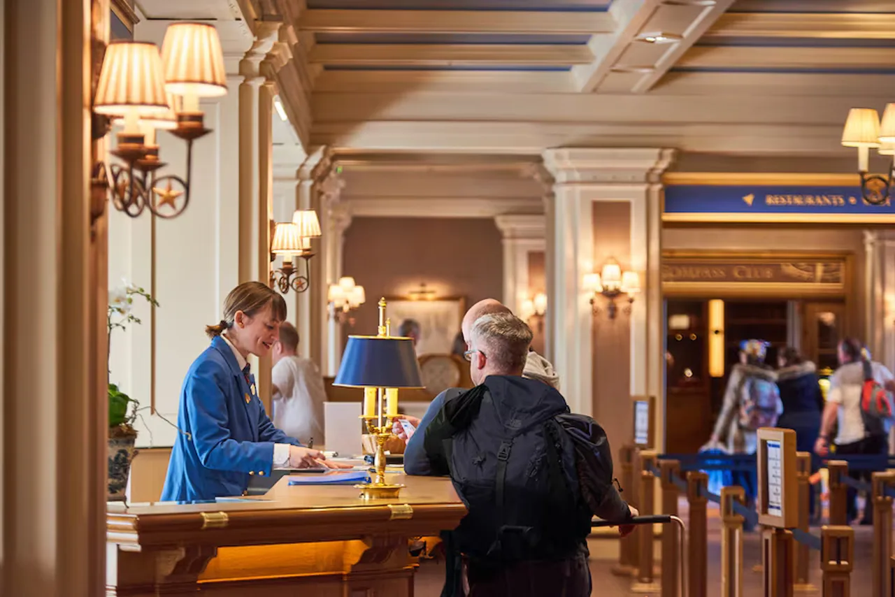 Disney's Newport Bay Club — rooms and atmosphere