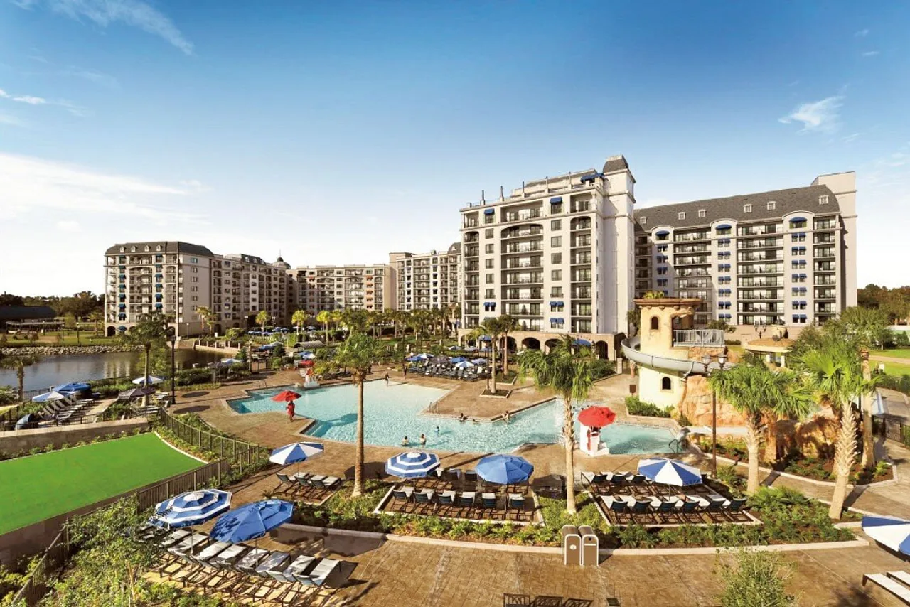Disney's Riviera Resort — rooms and atmosphere