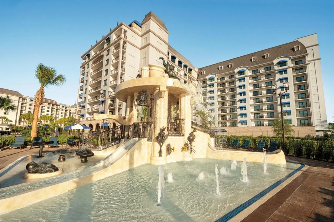 Disney's Riviera Resort — rooms and atmosphere