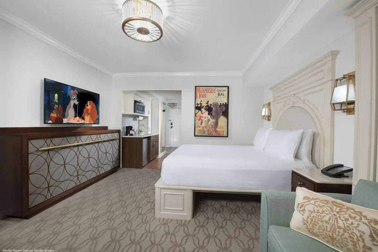 Disney's Riviera Resort — rooms and atmosphere