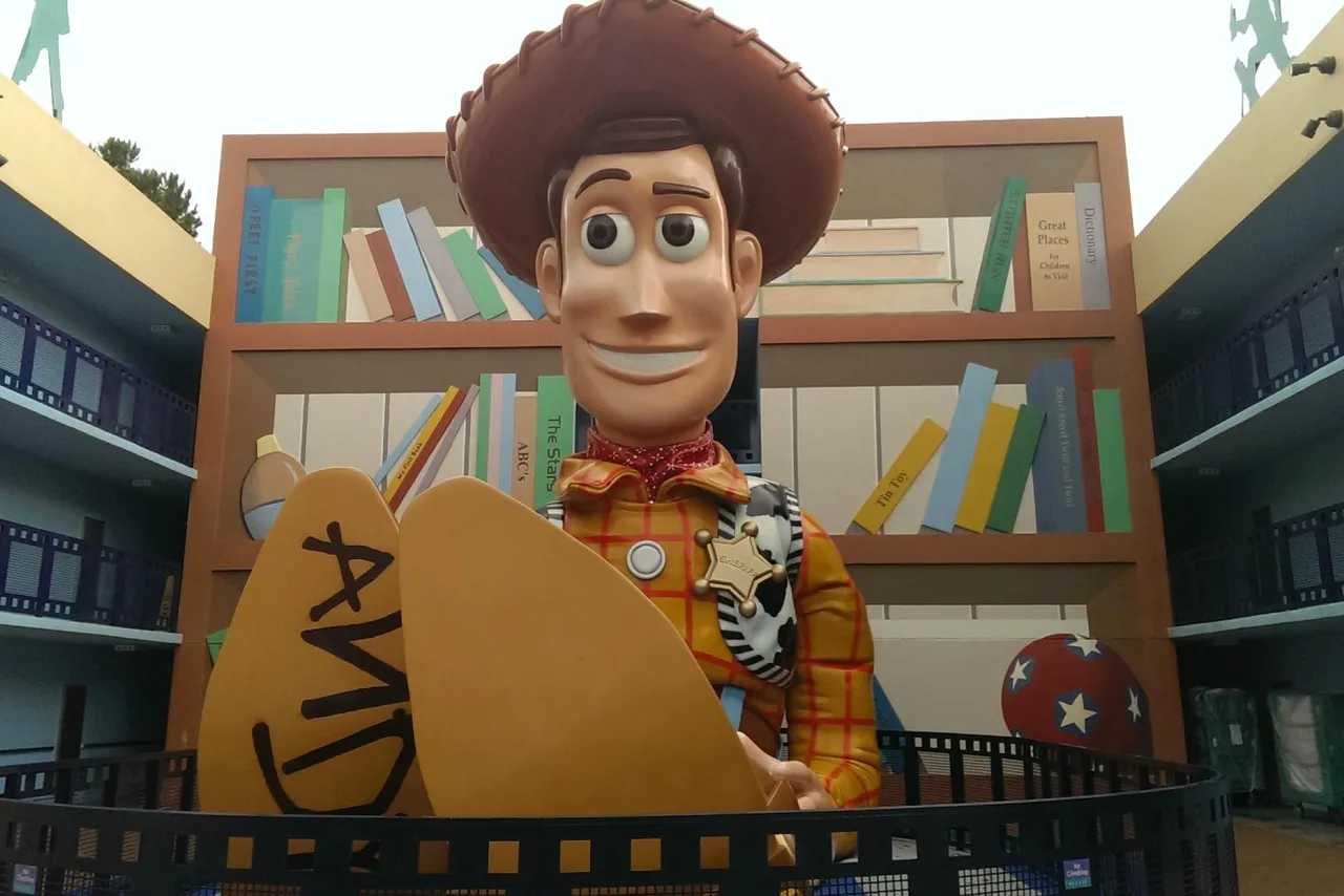 Disney's All-Star Movies Resort — rooms and atmosphere