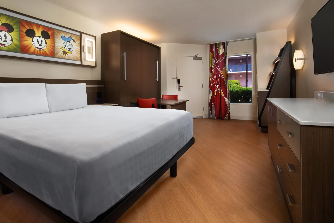 Disney's All-Star Movies Resort — rooms and atmosphere
