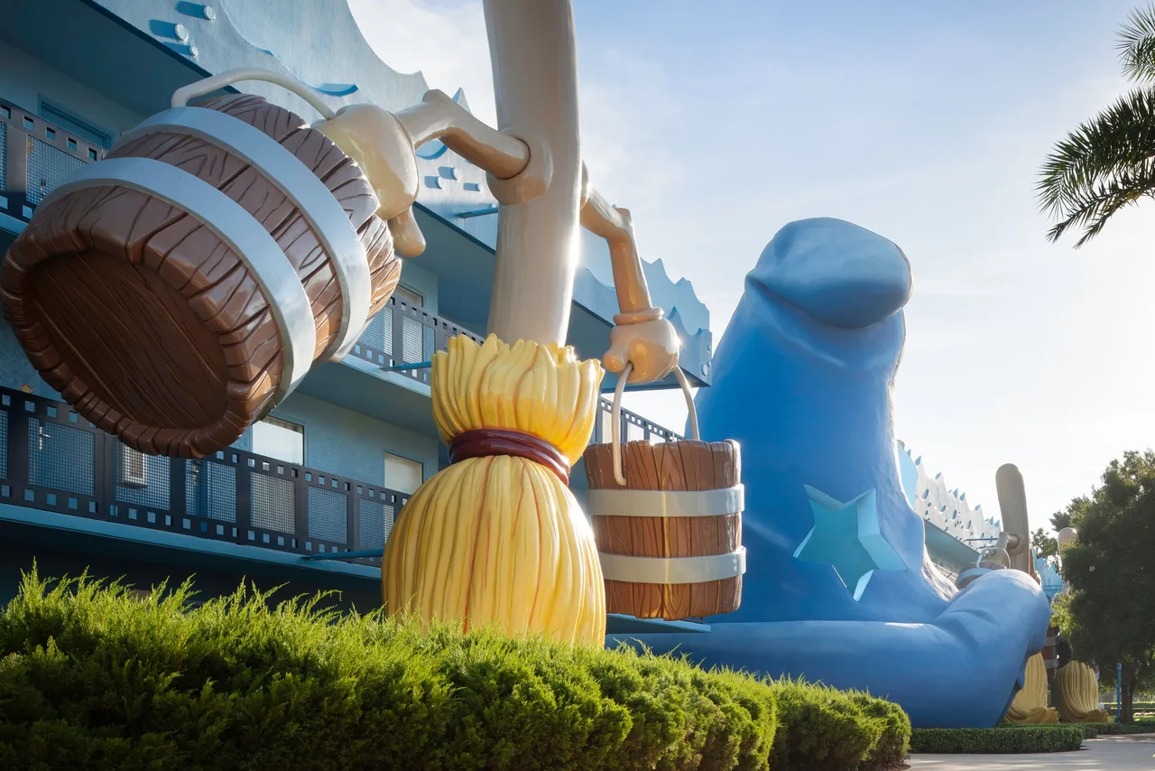 Disney's All-Star Movies Resort — rooms and atmosphere