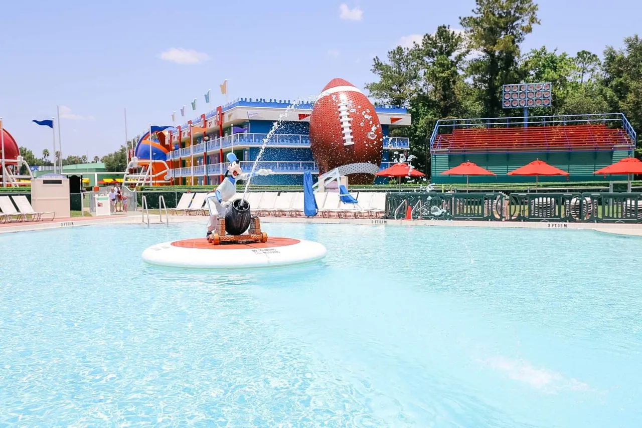 Disney's All-Star Sports Resort — rooms and atmosphere
