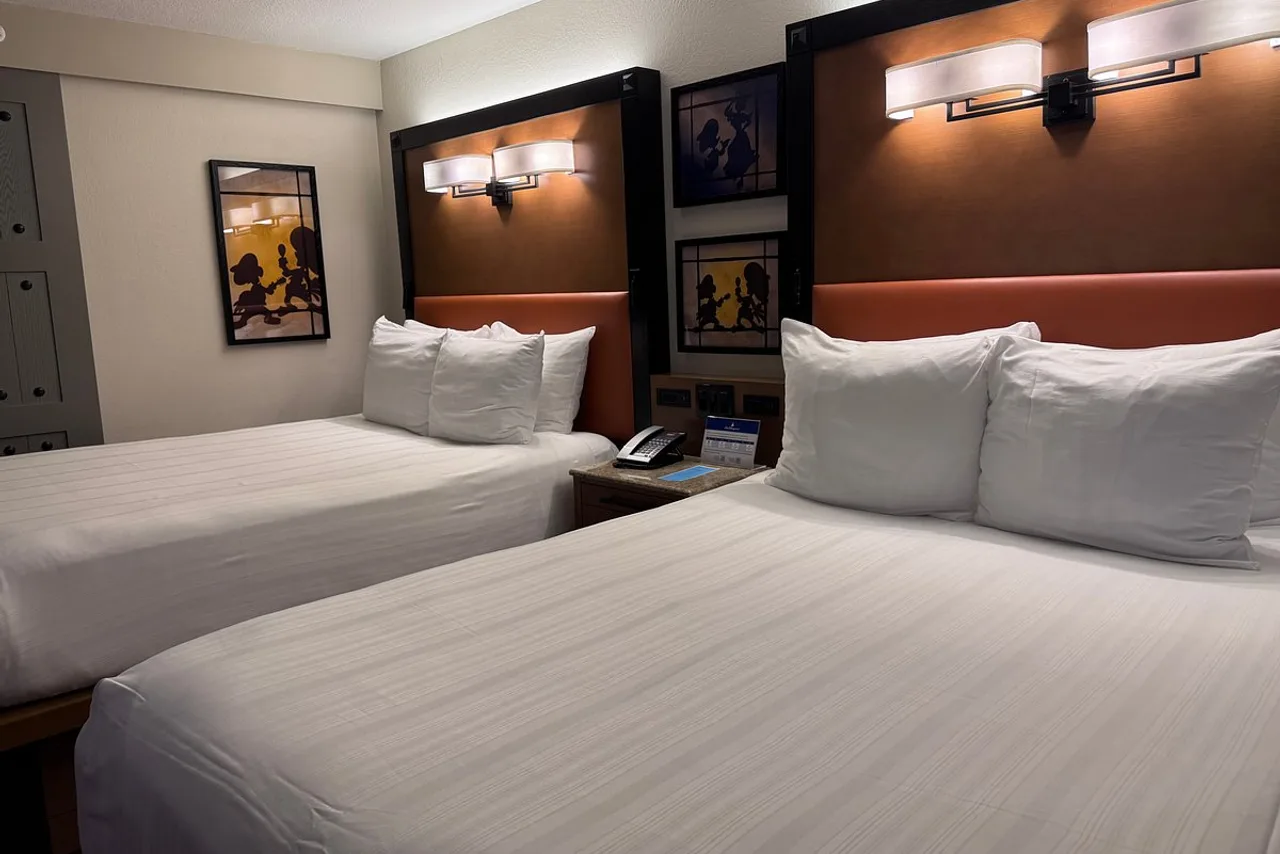 Disney's Coronado Springs Resort — rooms and atmosphere