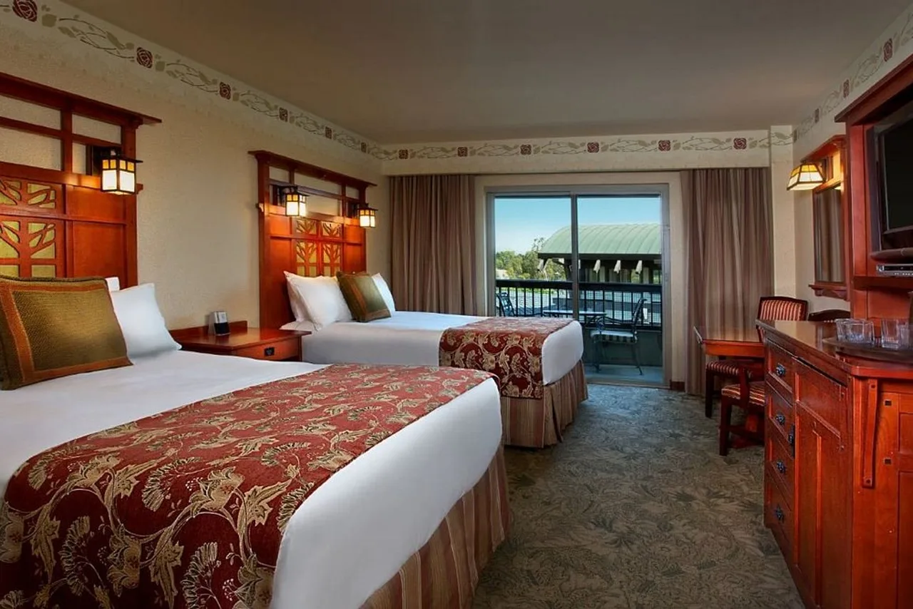 Disney's Grand Californian Hotel & Spa — rooms and atmosphere