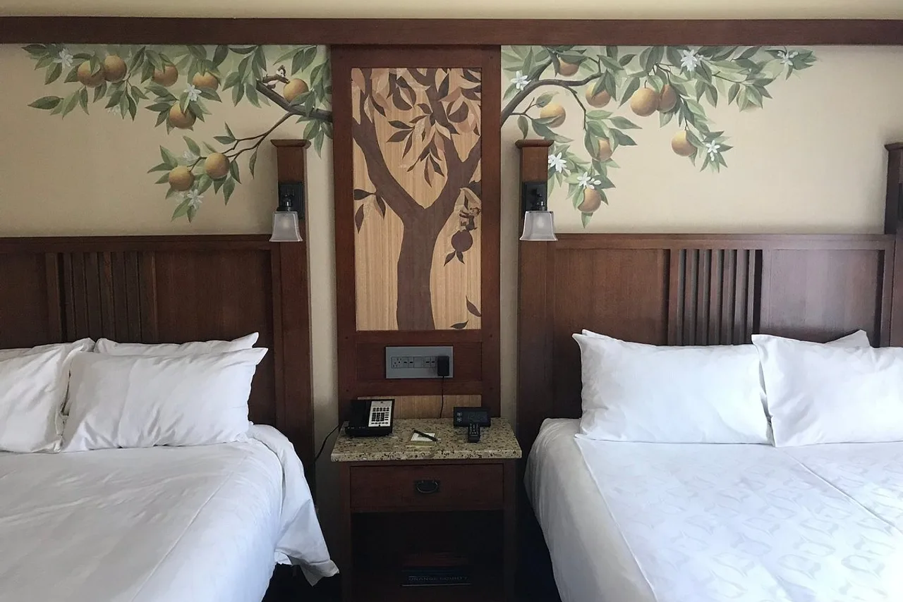 Disney's Grand Californian Hotel & Spa — rooms and atmosphere