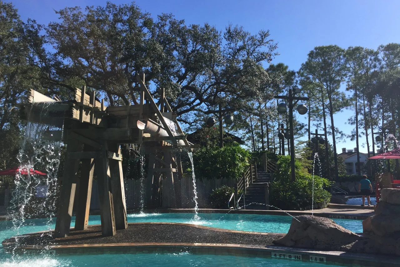 Disney's Port Orleans Riverside Resort — rooms and atmosphere