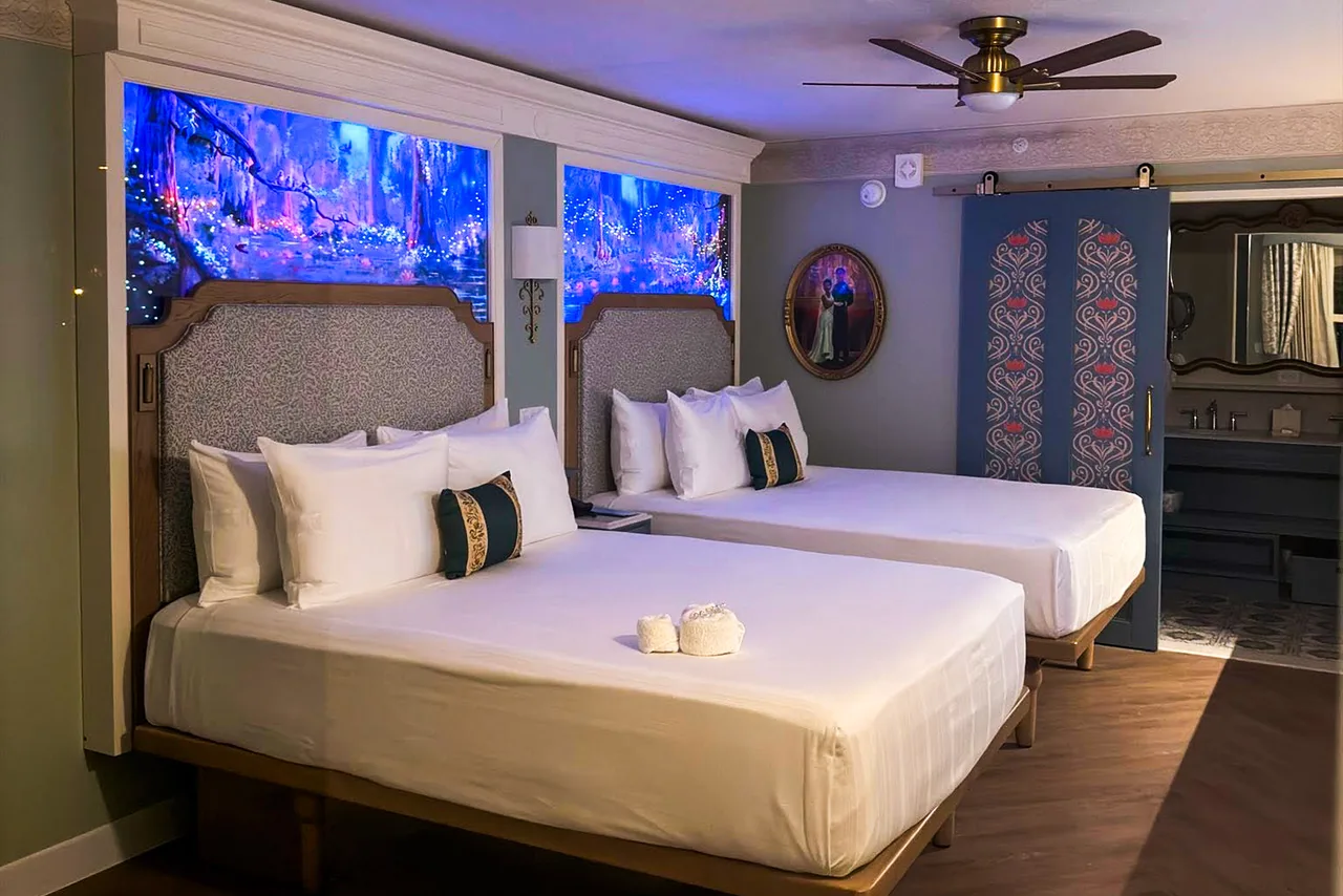 Disney's Port Orleans Riverside Resort — rooms and atmosphere