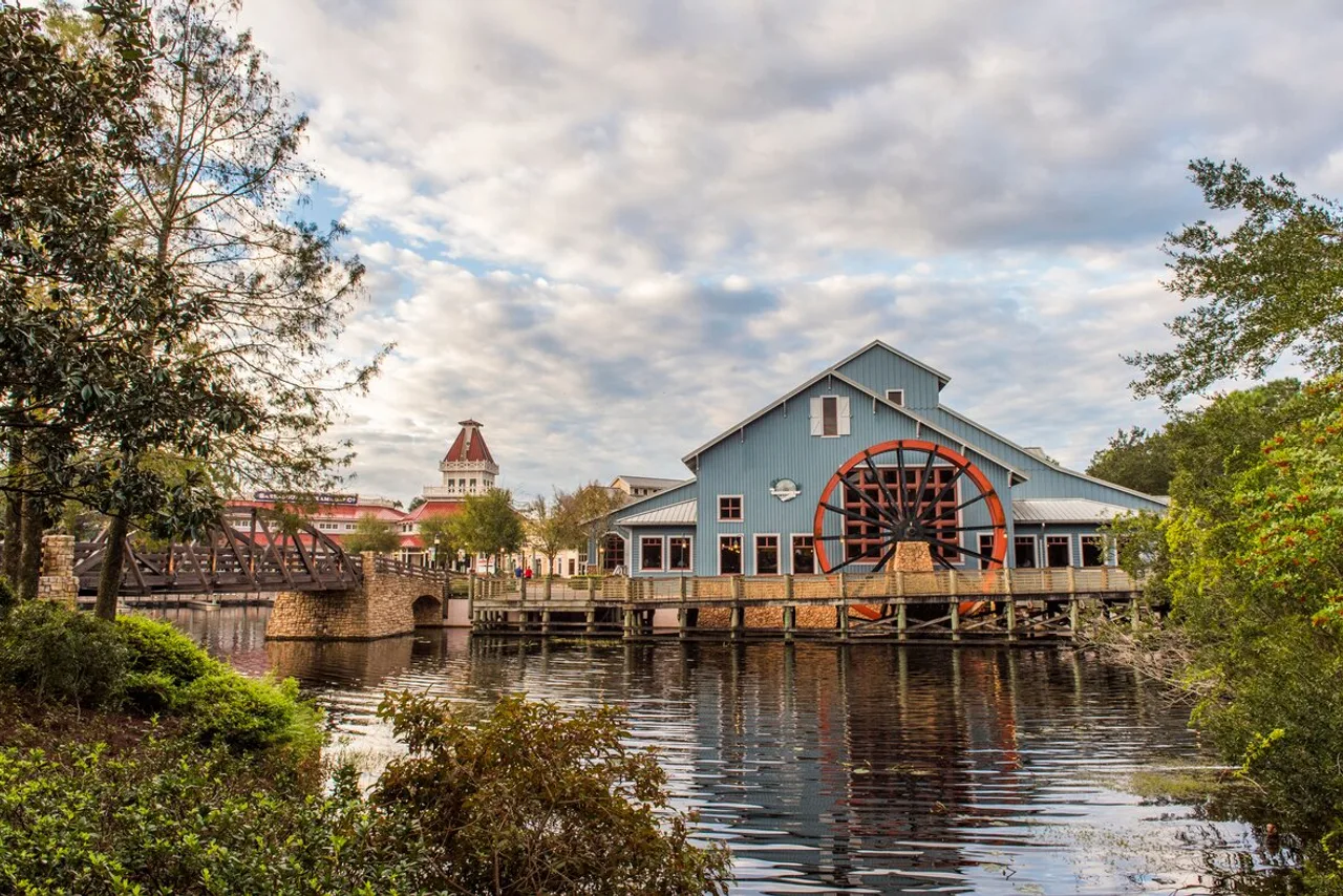 Disney's Port Orleans Riverside Resort — rooms and atmosphere