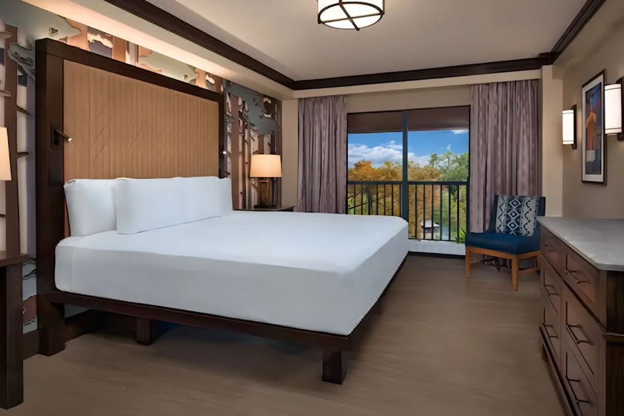 Disney's Wilderness Lodge — rooms and atmosphere