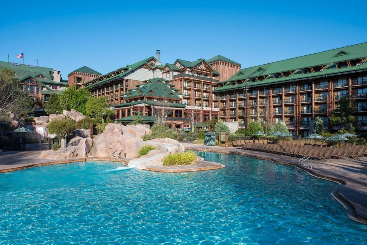 Disney's Wilderness Lodge — rooms and atmosphere