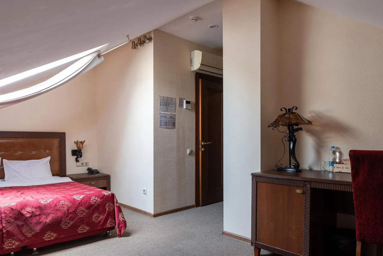 Don Kikhot Hotel — ภาพห้องพักและบรรยากาศ