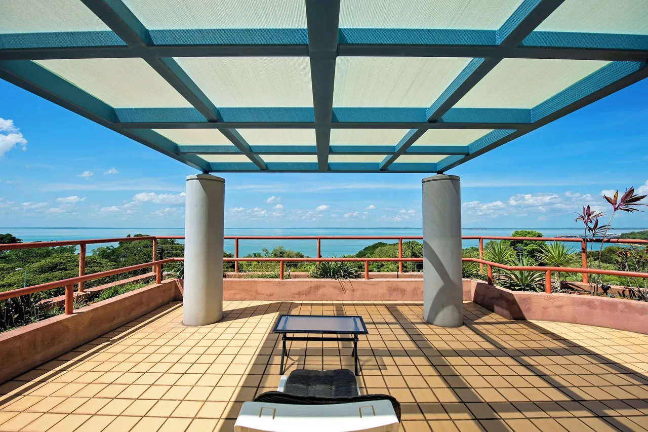 DoubleTree by Hilton Esplanade Darwin — rooms and atmosphere