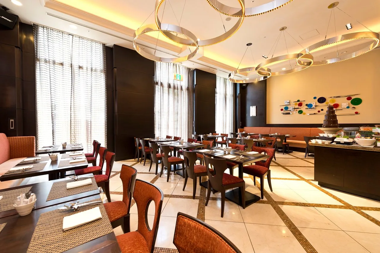 DoubleTree by Hilton Naha — rooms and atmosphere