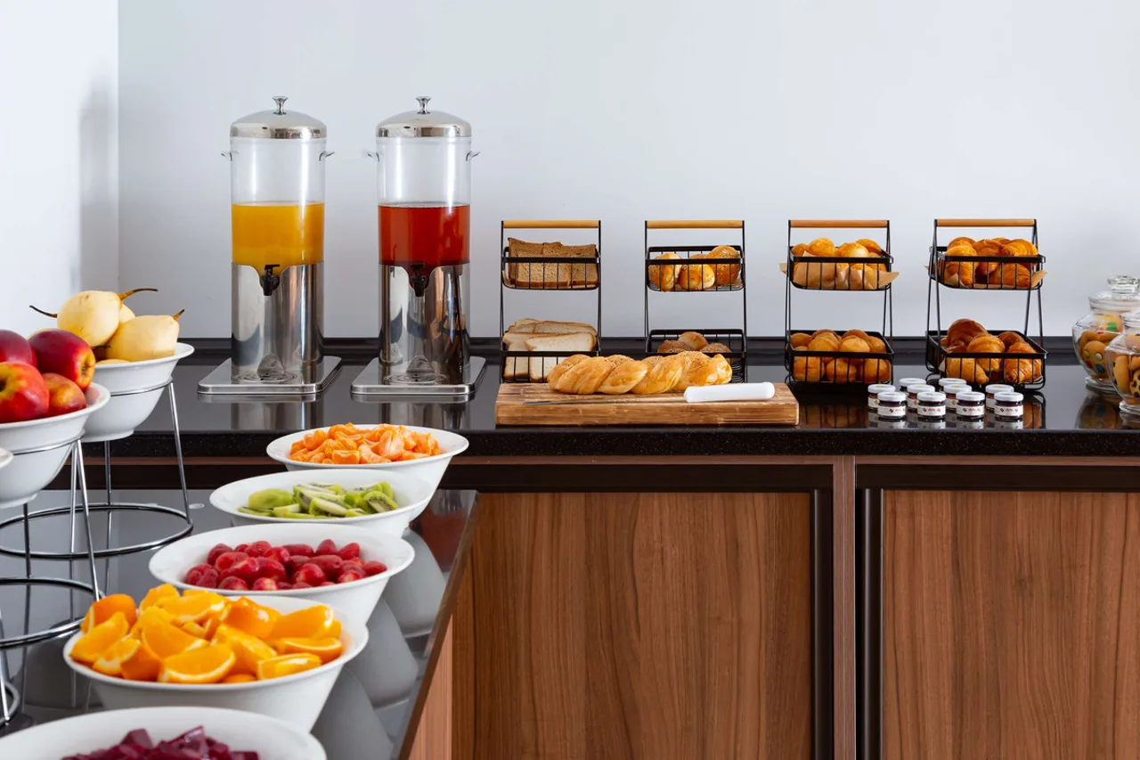 DoubleTree by Hilton Shymkent — ภาพห้องพักและบรรยากาศ