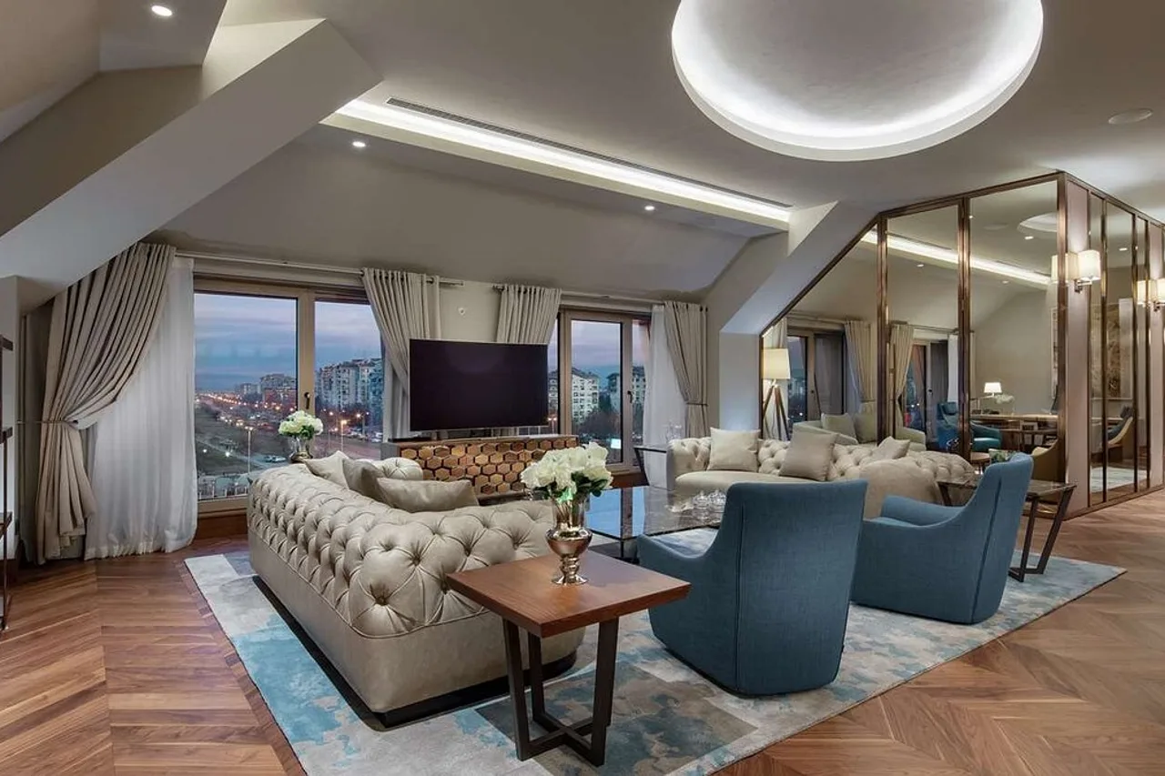 DoubleTree by Hilton Skopje — rooms and atmosphere