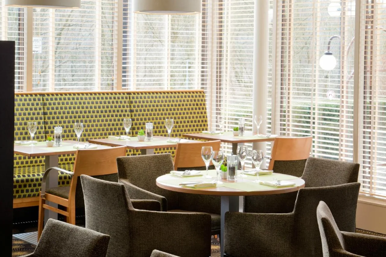 DoubleTree by Hilton Luxembourg — rooms and atmosphere