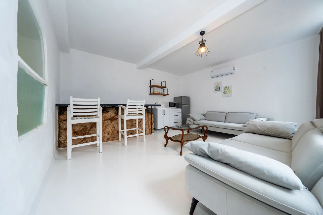 Downtown Fethiye Suites — rooms and atmosphere