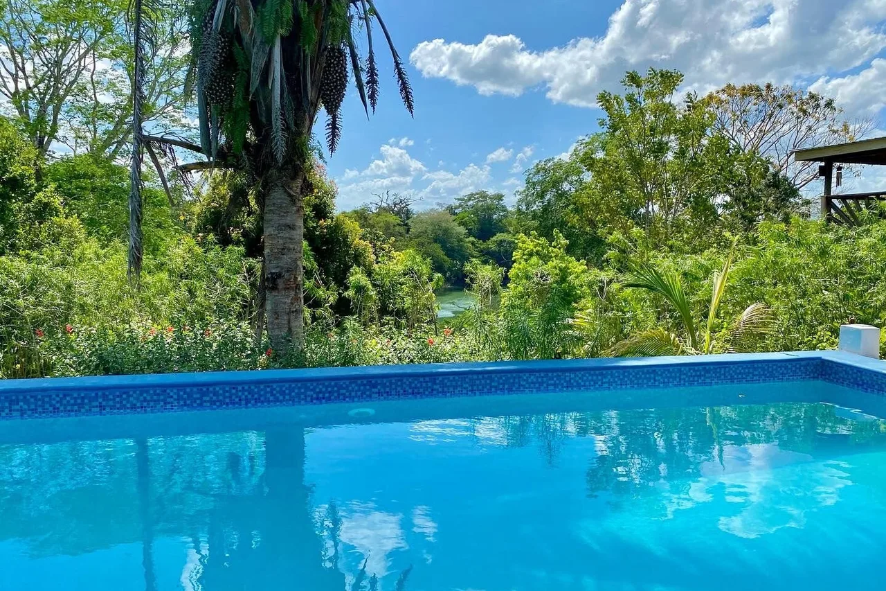 Dream Valley Belize — rooms and atmosphere