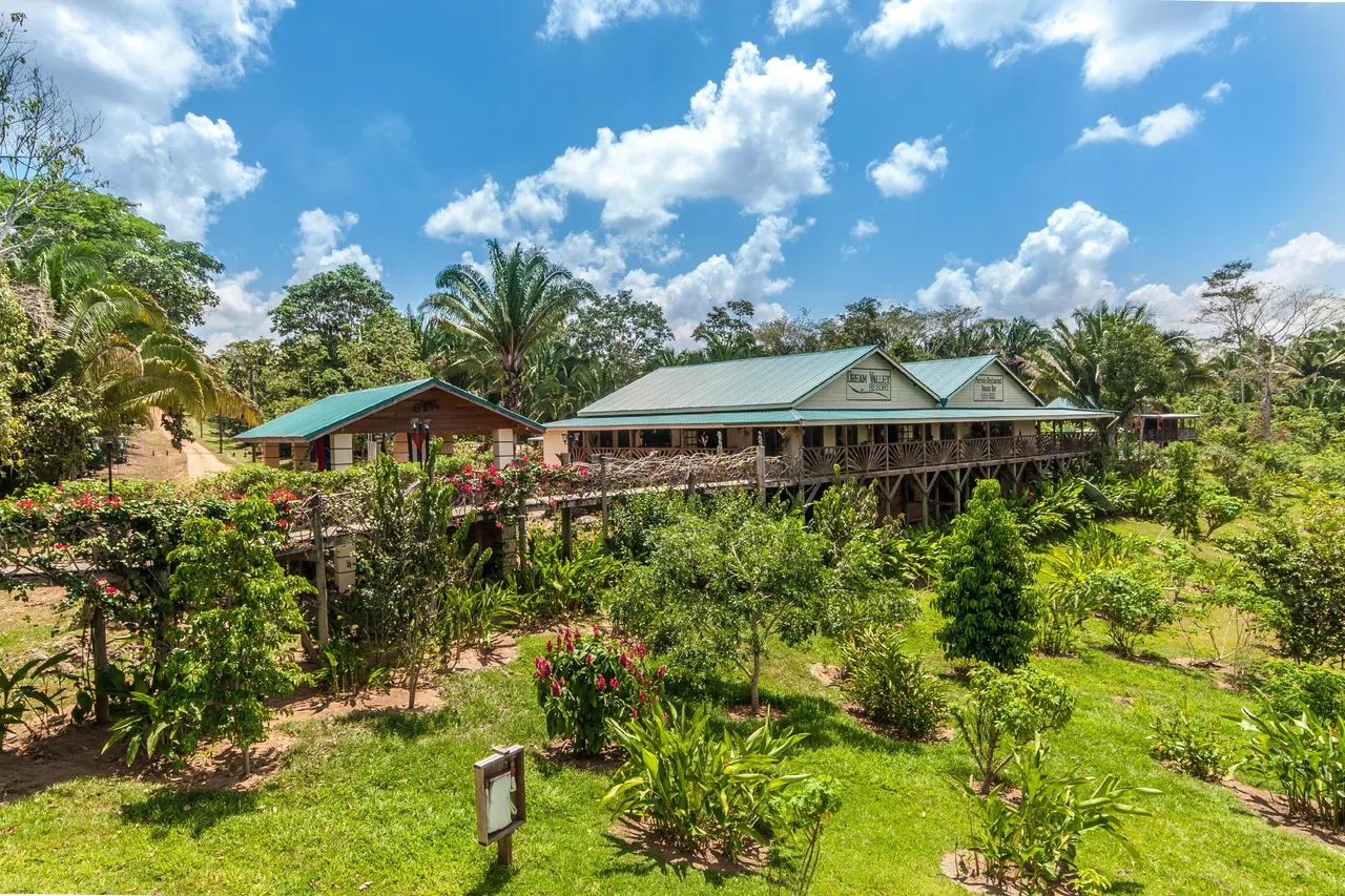 Dream Valley Belize — rooms and atmosphere