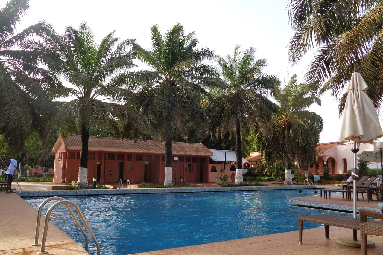 Dunia Hotel Bissau — rooms and atmosphere