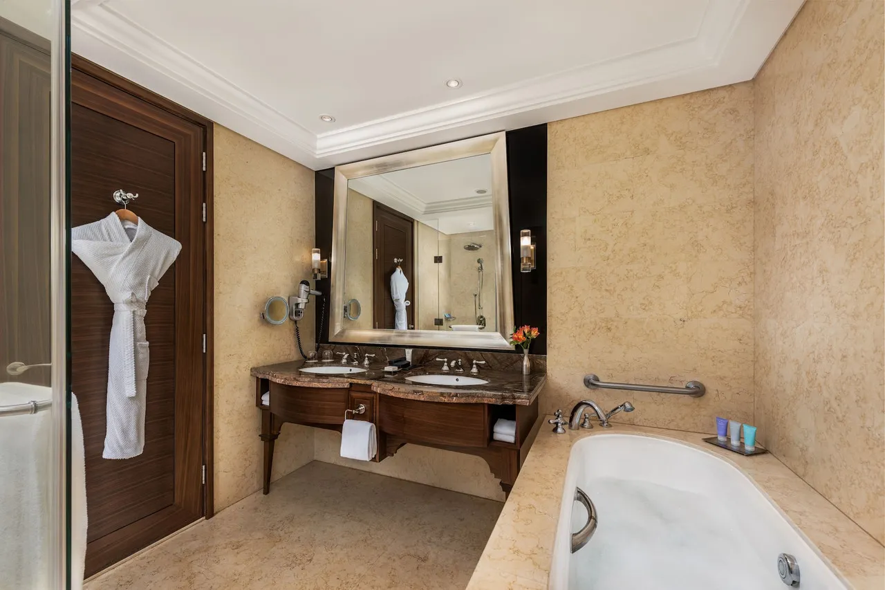 Dusit Thani Abu Dhabi — ภาพห้องพักและบรรยากาศ