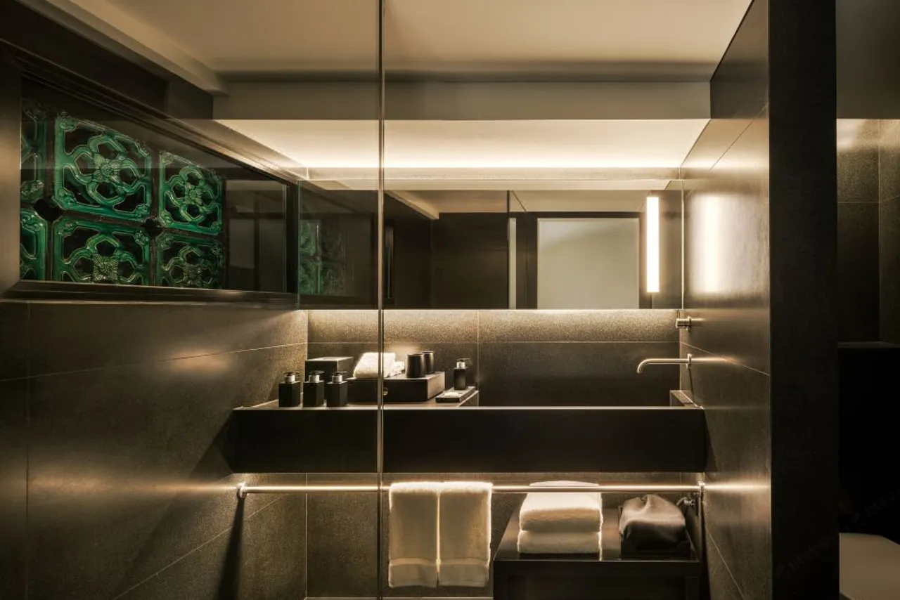 Duxton Reserve Singapore, Autograph Collection — rooms and atmosphere