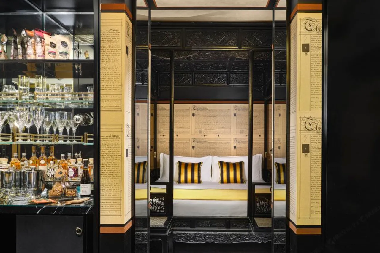 Duxton Reserve Singapore, Autograph Collection — rooms and atmosphere