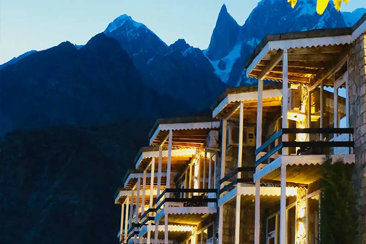 Eagle's Nest Hotel — ฮุนซา