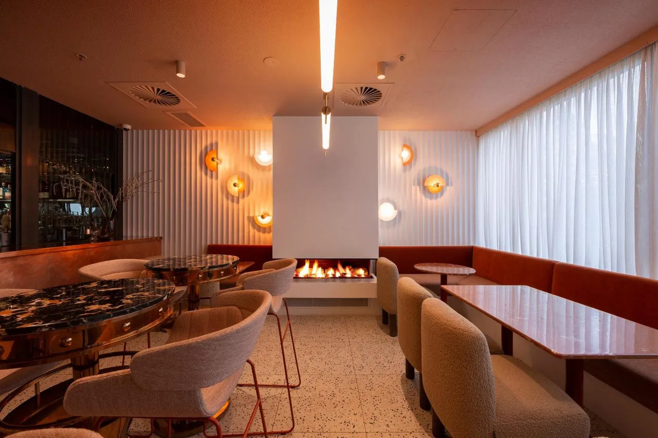 East Hotel and Apartments — rooms and atmosphere