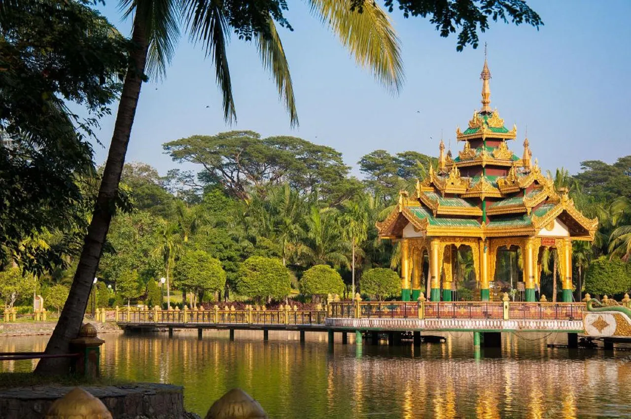 East Hotel Yangon — rooms and atmosphere