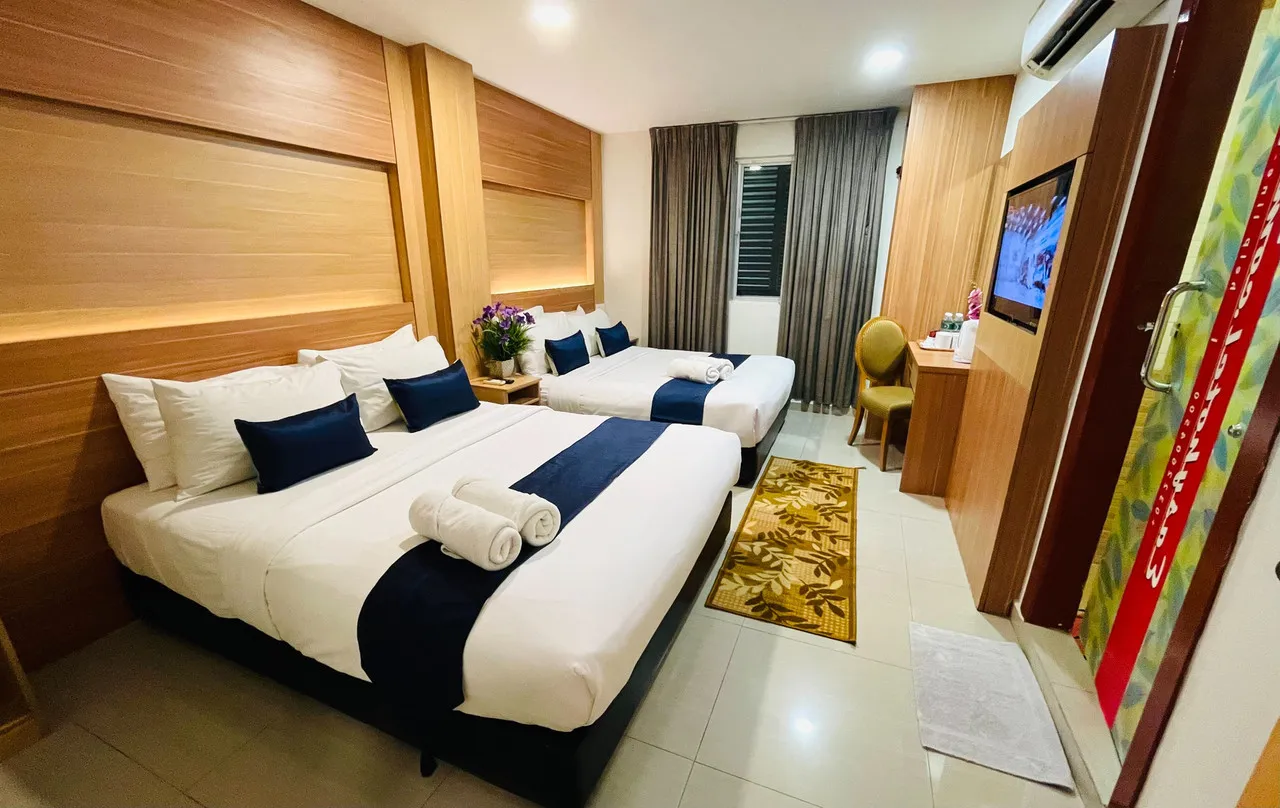 Easy Hotel KL Sentral — rooms and atmosphere