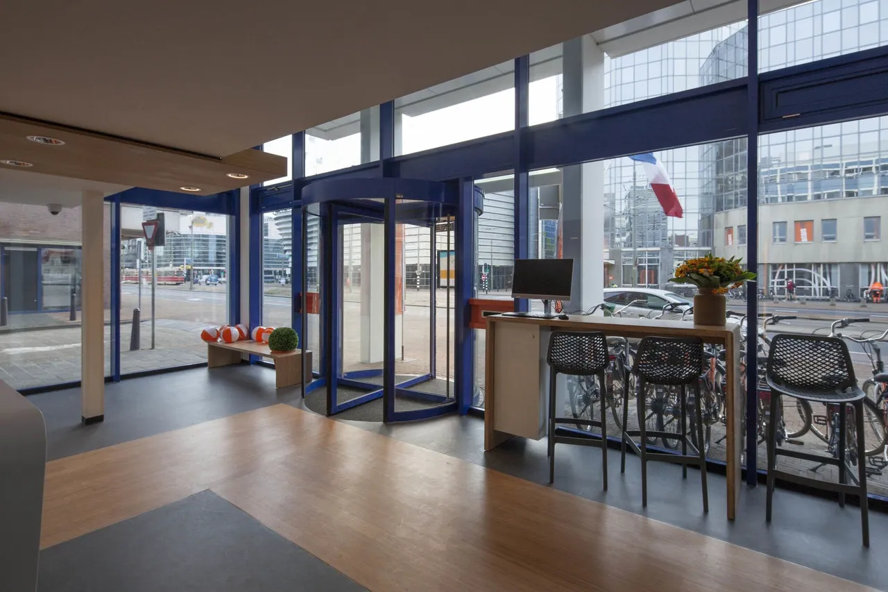 easyHotel The Hague Scheveningen Beach — rooms and atmosphere