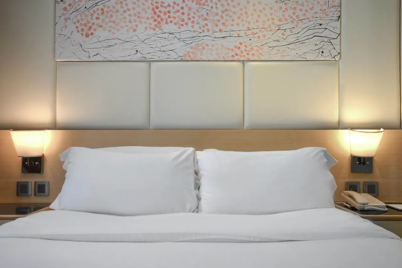Eco Tree Hotel Sheung Wan — rooms and atmosphere