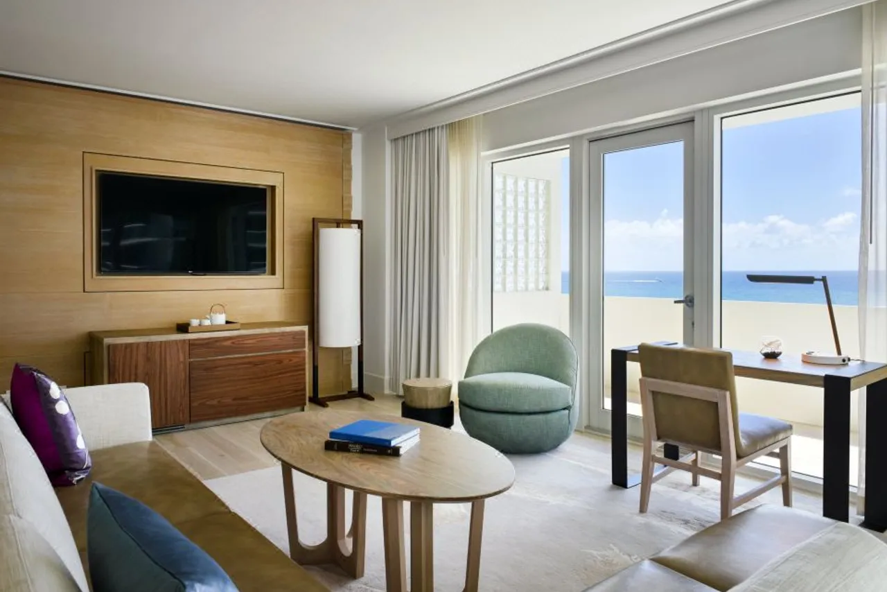 Eden Roc Miami Beach — rooms and atmosphere
