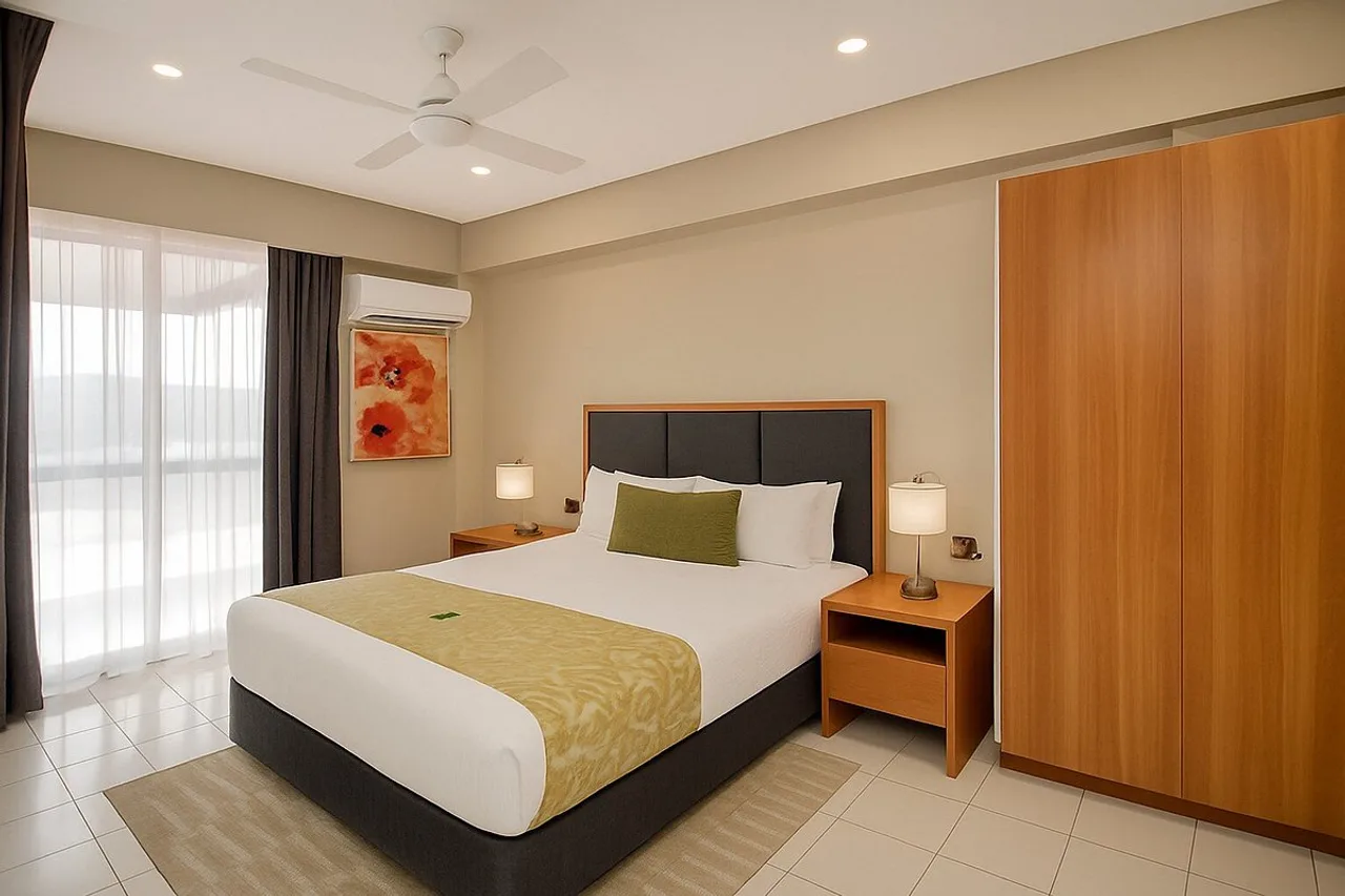 Ela Beach Hotel and Apartments — rooms and atmosphere