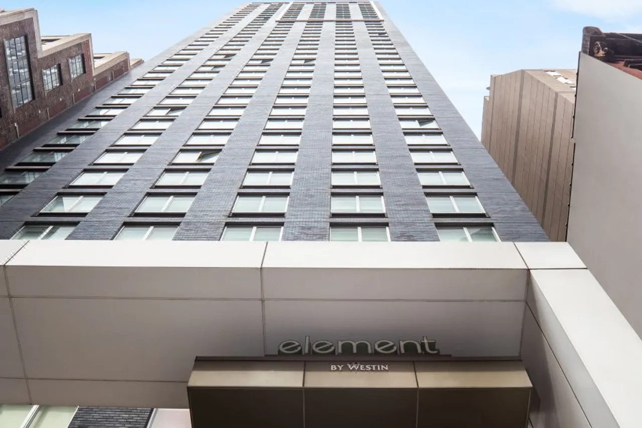 Element New York Times Square West — rooms and atmosphere