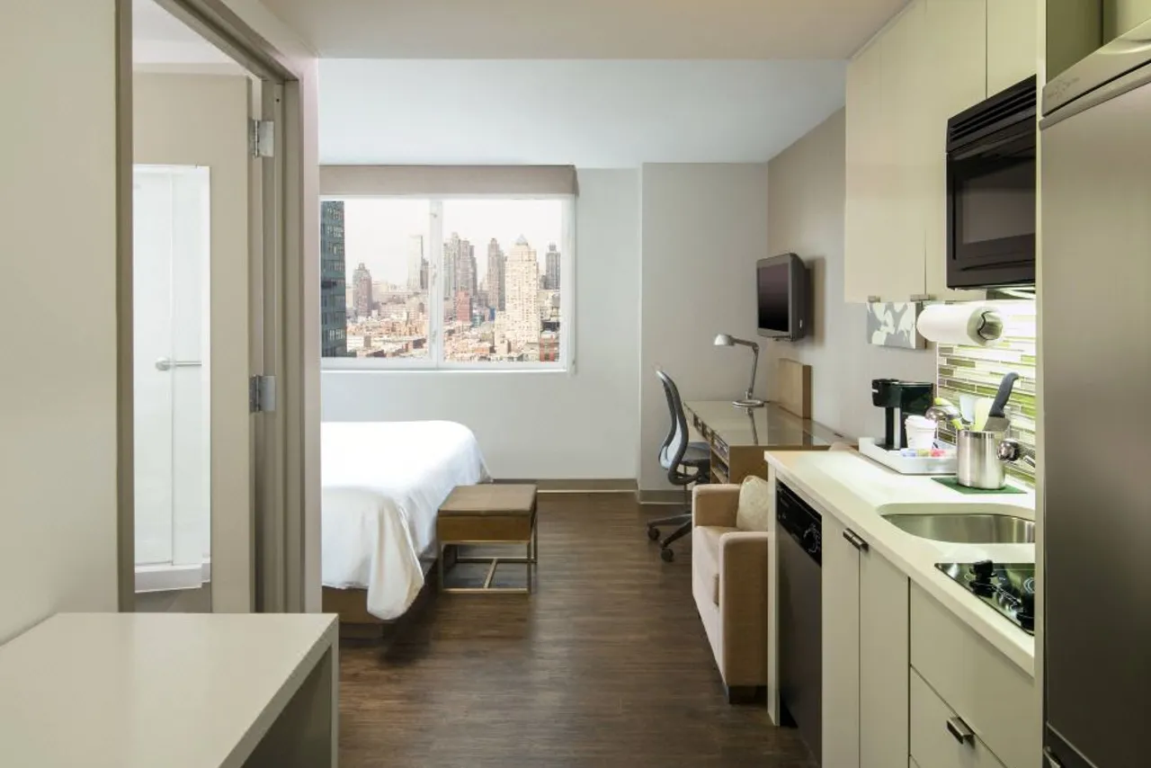 Element New York Times Square West — rooms and atmosphere