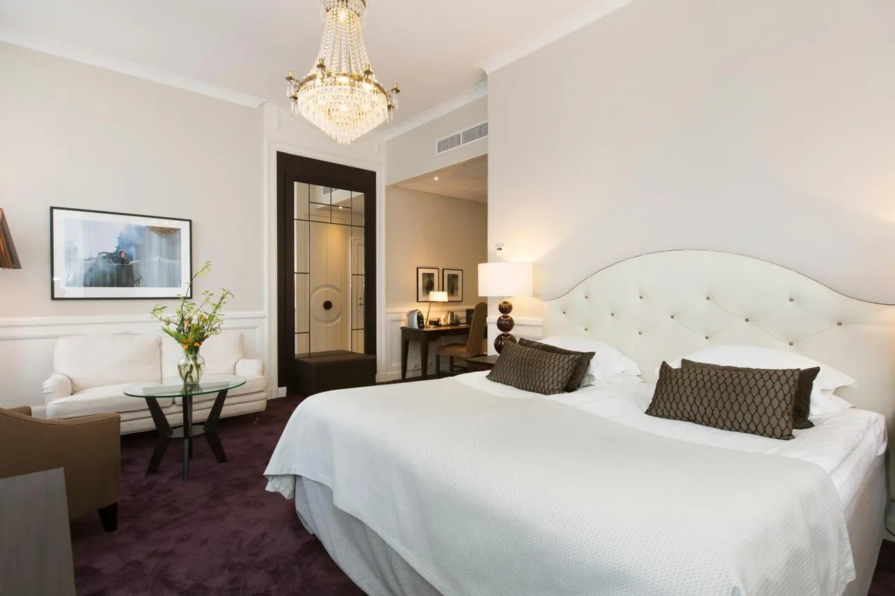 Elite Hotel Savoy — ภาพห้องพักและบรรยากาศ