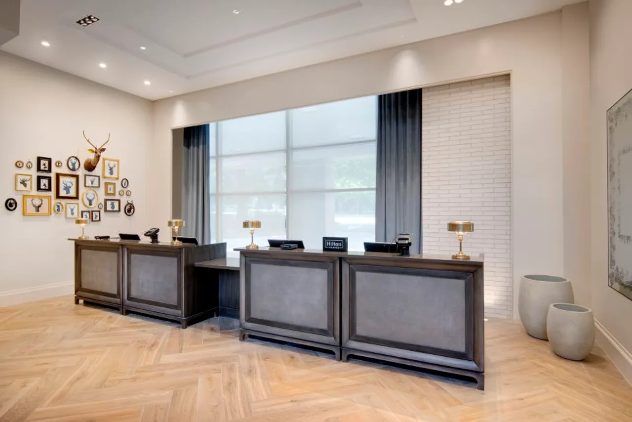 Embassy Suites by Hilton Atlanta Buckhead — rooms and atmosphere