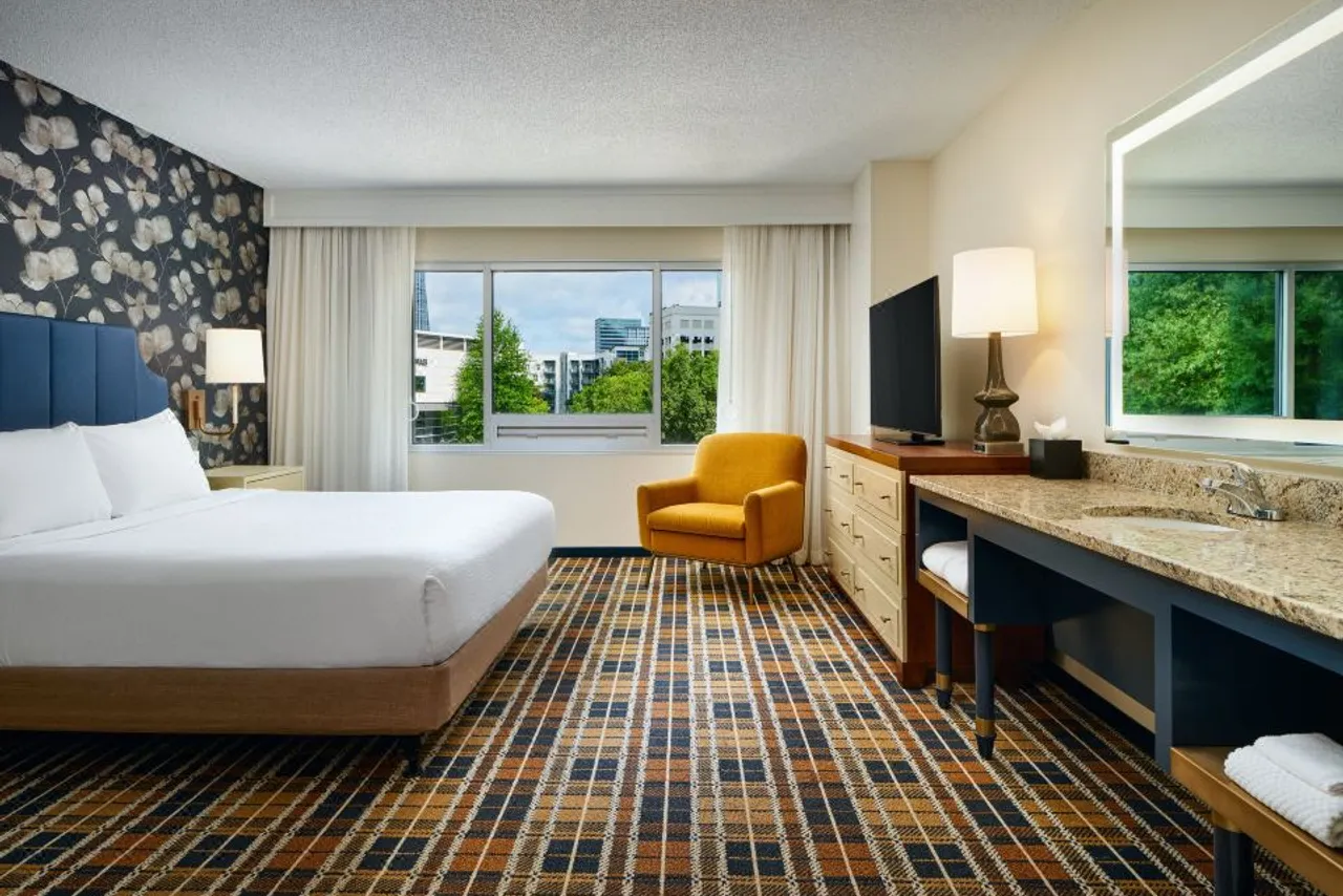 Embassy Suites by Hilton Atlanta Buckhead — rooms and atmosphere