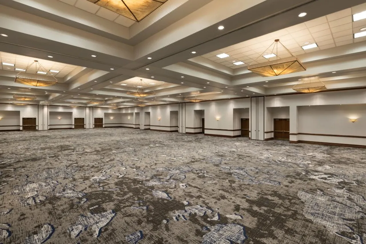 Embassy Suites by Hilton Grapevine DFW Airport North — rooms and atmosphere