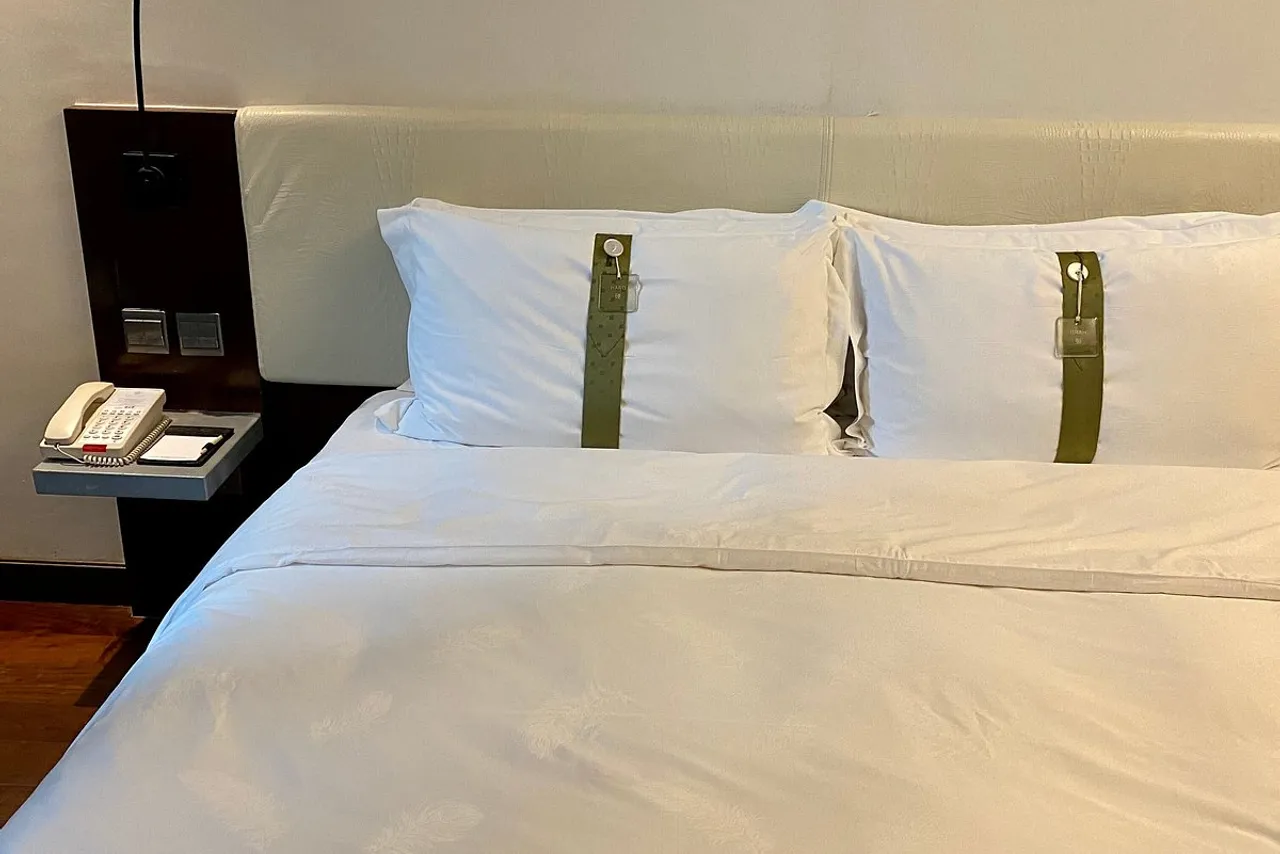 The Empire Hotel Hong Kong - Causeway Bay — rooms and atmosphere
