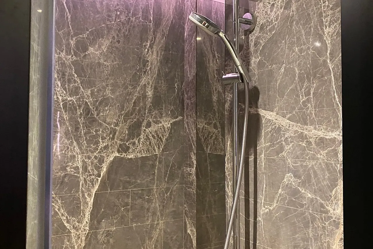 The Empire Hotel Hong Kong - Causeway Bay — rooms and atmosphere