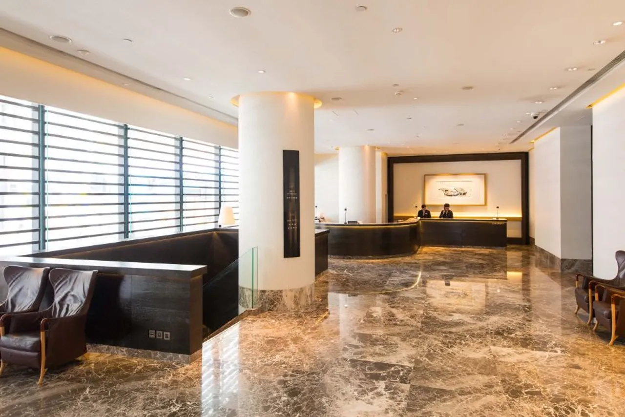 Empire Hotel Hong Kong - Wan Chai — rooms and atmosphere